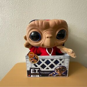 E.T. The Extra-Terrestrial 40th Anniversary 11 Inch Plush Lights and Sound NEW